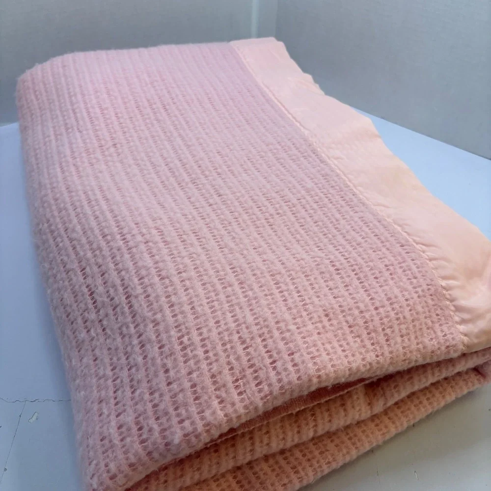 Vtg Baby Pink Thermal Waffle Knit Blanket Satin Trim Edge Full Queen 82x84 - Picture 6 of 8